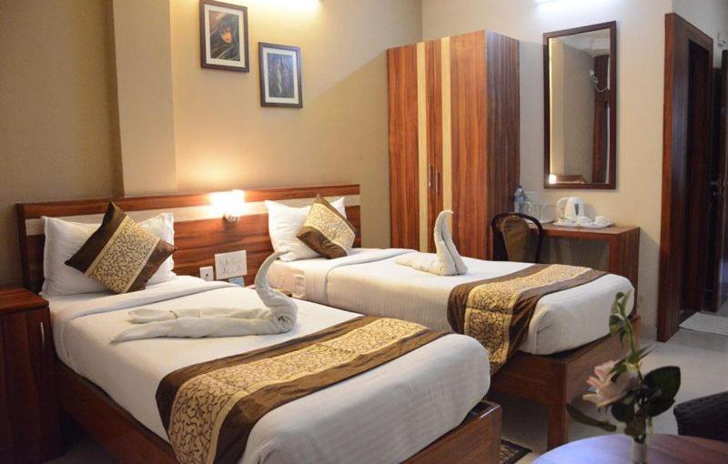 Hotel Eden Roc Bhubaneswar Buitenkant foto