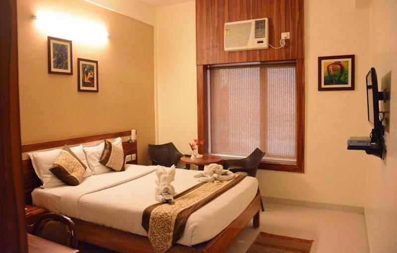 Hotel Eden Roc Bhubaneswar Buitenkant foto